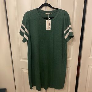 Green short sleeve t-shirt dress